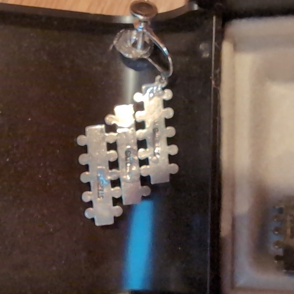 New Sterling Silver and faux-turquoise "clip on" earrings - Picture 2 of 3